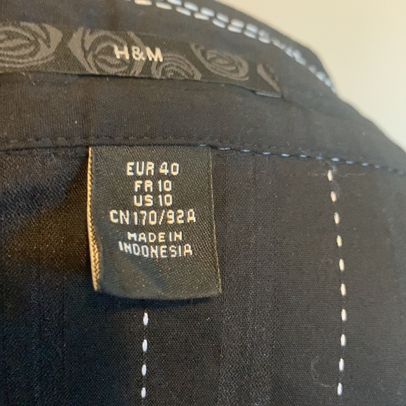 2 H&M Pinstripe Blouses - Picture 10 of 10